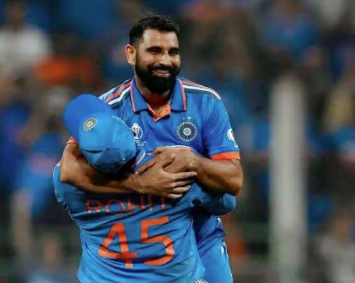 ਤੇਜ਼ ਗੇਂਦਬਾਜ਼ ਮੁਹੰਮਦ ਸ਼ਮੀ 2027 ਵਿਸ਼ਵ ਕੱਪ ਤੱਕ 37 ਸਾਲ ਦੇ ਹੋ ਜਾਣਗੇ, ਪਰ ਉਨ੍ਹਾਂ ਦੀ ਸੱਟ ਨੇ ਉਨ੍ਹਾਂ ਦੇ ਭਵਿੱਖ 'ਤੇ ਸਵਾਲ ਖੜ੍ਹੇ ਕਰ ਦਿੱਤੇ ਹਨ। ਸ਼ਮੀ, ਜਸਪ੍ਰੀਤ ਬੁਮਰਾਹ ਦੇ ਨਾਲ, ਲੰਬੇ ਸਮੇਂ ਤੋਂ ਟੀਮ ਇੰਡੀਆ ਲਈ ਇੱਕ ਮੁੱਖ ਗੇਂਦਬਾਜ਼ ਰਹੇ ਹਨ, ਪਰ ਸੱਟਾਂ ਨੇ ਉਨ੍ਹਾਂ ਨੂੰ ਕਈ ਦੌਰਿਆਂ ਤੋਂ ਬਾਹਰ ਰੱਖਿਆ ਹੈ। ਬੀਸੀਸੀਆਈ ਨੇ ਉਨ੍ਹਾਂ ਨੂੰ ਆਸਟ੍ਰੇਲੀਆ ਦੌਰੇ ਲਈ ਵੀ ਨਹੀਂ ਚੁਣਿਆ; ਉਹ ਰਣਜੀ ਟਰਾਫੀ ਵਿੱਚ ਖੇਡਣਗੇ। ਸ਼ਮੀ ਨੇ ਕਿਹਾ ਹੈ ਕਿ ਉਹ ਅਗਲੇ ਵਿਸ਼ਵ ਕੱਪ ਵਿੱਚ ਖੇਡਣਾ ਚਾਹੁੰਦਾ ਹੈ, ਪਰ ਪ੍ਰਬੰਧਨ ਨਵੇਂ ਤੇਜ਼ ਗੇਂਦਬਾਜ਼ਾਂ ਨੂੰ ਤਿਆਰ ਕਰ ਰਿਹਾ ਹੈ।