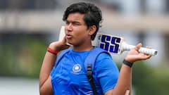 মাত্র ৩২ বলে সেঞ্চুরি, অভিষেককে টেক্কা দিয়ে কুড়ির ফর্ম্য়াটের সবার ওপরে বৈভবই