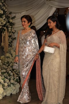 राधिका मर्चेंट के लुक की हो रही थी तारीफ, उसी बीच सामने आई श्लोका मेहता की खूबसूरत तस्वीरें