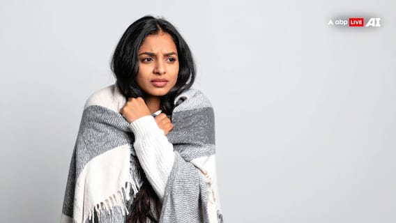 Why Women Feel Colder: मर्दों की तुलना में औरतों को क्यों लगती है ज्यादा ठंड, दोनों की बॉडी में क्या है केमिकल लोचा? Why Women Feel Colder: मर्दों की तुलना में औरतों को क्यों लगती है ज्यादा ठंड, दोनों की बॉडी में क्या है केमिकल लोचा?