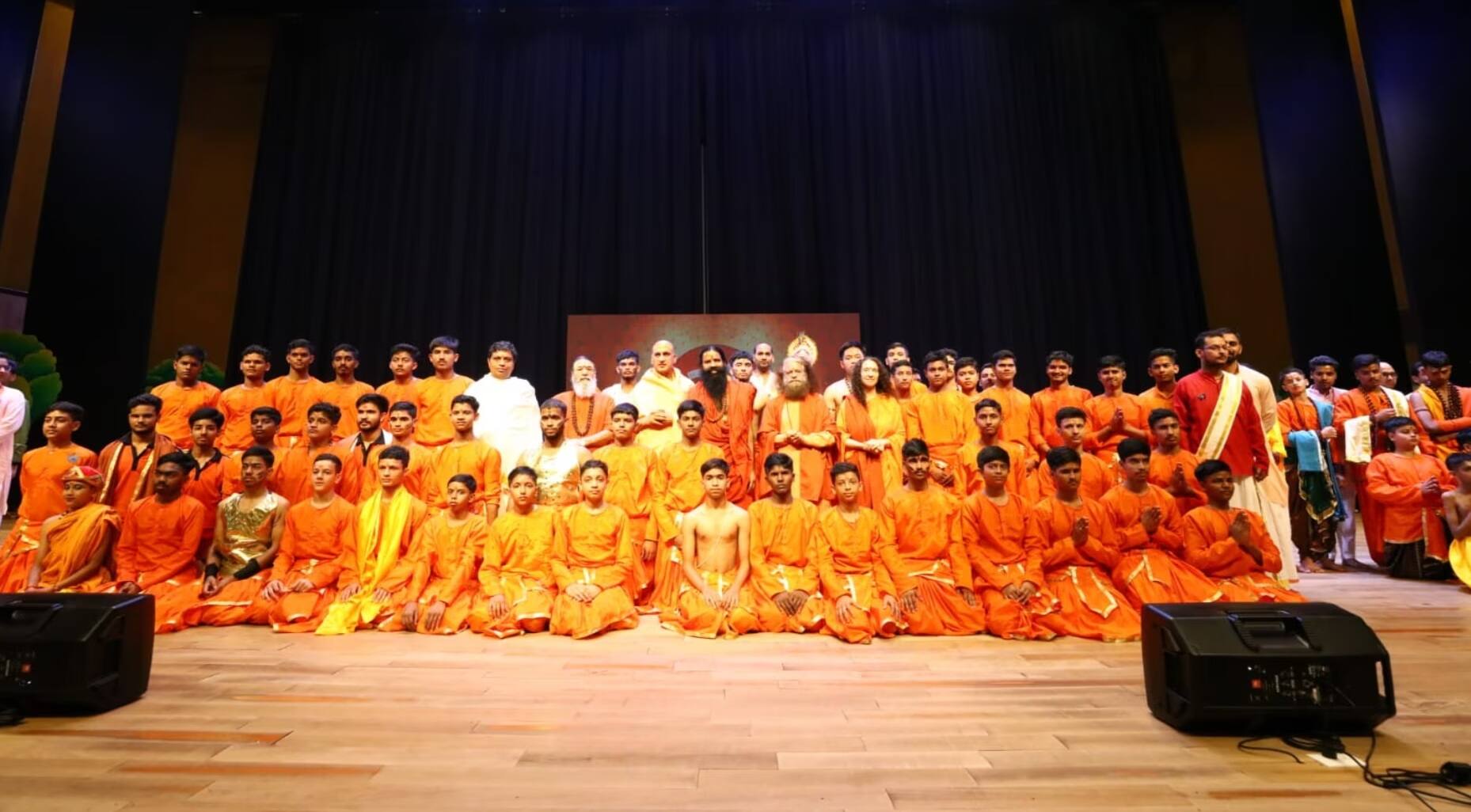 વેદોમાં કોઈ ભેદભાવ નહીં', સ્વામી રામદેવે ગુરુકુલોત્સવમાં આપ્યો વૈદિક એકતાનો સંદેશ