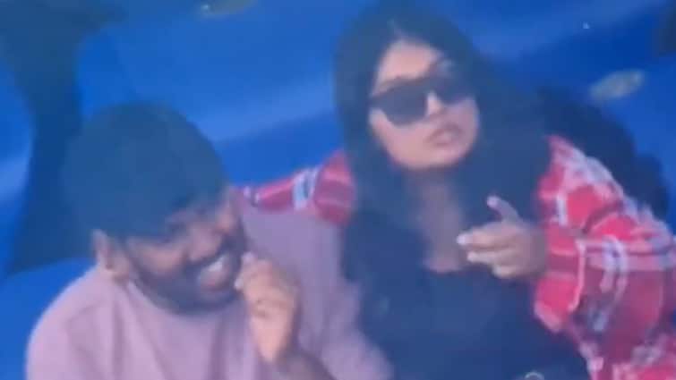 Watch: लड़की ने पकड़ी गर्दन और फिर…, लड़के को पड़े 2 झापड़, भारत-वेस्टइंडीज दूसरे टेस्ट का वीडियो वायरल