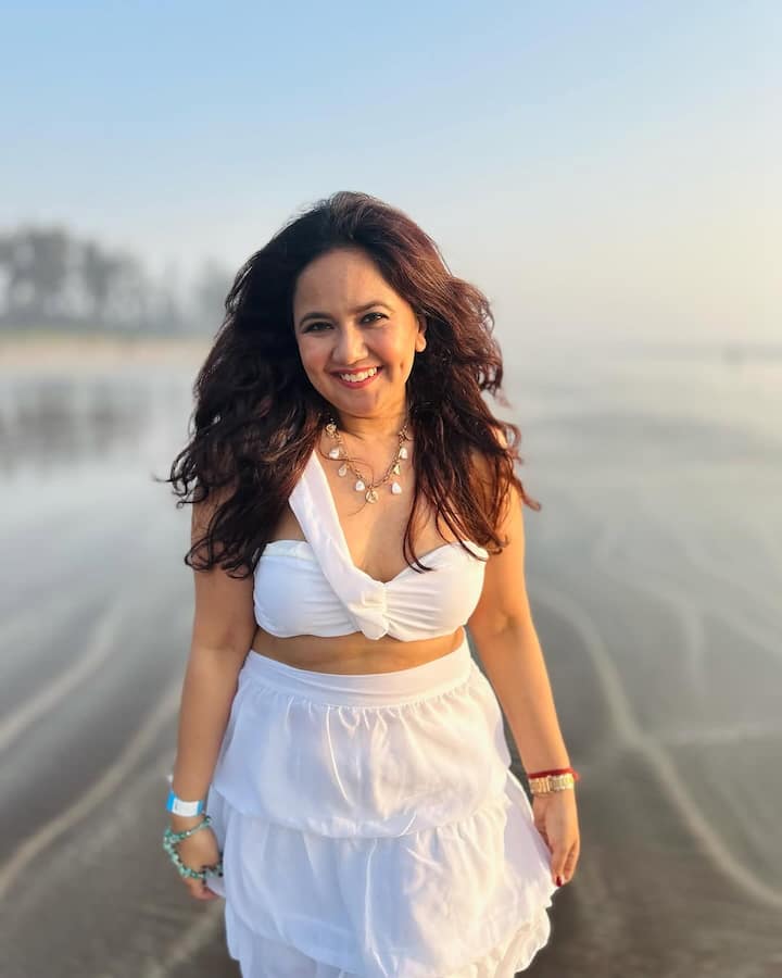 हालांकि, उन्हें किसी भी शो से गुंजन जैसा स्टारडम नहीं मिला. एक्ट्रेस बेशक लाइमलाइट से दूर हैं, लेकिन अपना क्लोदिंग बिजनेस चला रही हैं.