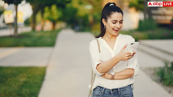 Mobile Phone Pimples: फोन पर देर तक करते हैं लंबी-लंबी बात, चेहरे पर दाने का ये कारण तो नहीं