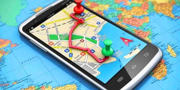 Mappls का एक शानदार फीचर है इसका 3D जंक्शन व्यू, जो फ्लाईओवर और अंडरपास जैसी जटिल जगहों को फोटो-रियलिस्टिक 3D व्यू में दिखाता है. इसमें हर लेन, एंट्री और एग्ज़िट पॉइंट स्पष्ट रूप से नजर आते हैं. इस फीचर से गलत मोड़ लेने या आखिरी वक्त पर लेन बदलने जैसी परेशानियां काफी हद तक खत्म हो जाती हैं.