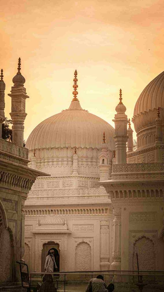 भारत का सबसे बड़ा मदरसा कौन-सा है?