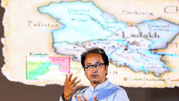 <div>'Sonam Wangchuk Not Put In Solitary Confinement': Jodhpur Jail Tells Supreme Court</div>