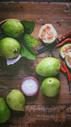 ਰਾਤ ਨੂੰ ਸੌਣ ਤੋਂ ਪਹਿਲਾਂ ਖਾਓ ਆਹ ਫਲ, ਸਵੇਰੇ ਉੱਠਦਿਆਂ ਹੀ ਪੇਟ ਹੋ ਜਾਵੇਗਾ ਸਾਫ