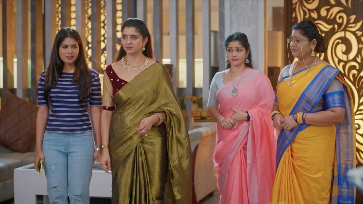 Chinni Serial Today October 14th: చిన్ని సీరియల్: దేవాని చూసేసిన మధు! వరుణ్‌, లోహితల్ని తిట్టి పంపేసిన నాగవల్లి! మ్యాడీకి అవమానం!