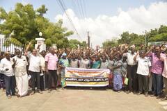 ஒரு மாத சம்பளத்தை போனஸாக கொடுங்கள்... தூய்மைப்பணியாளர்கள் ஆர்ப்பாட்டம்