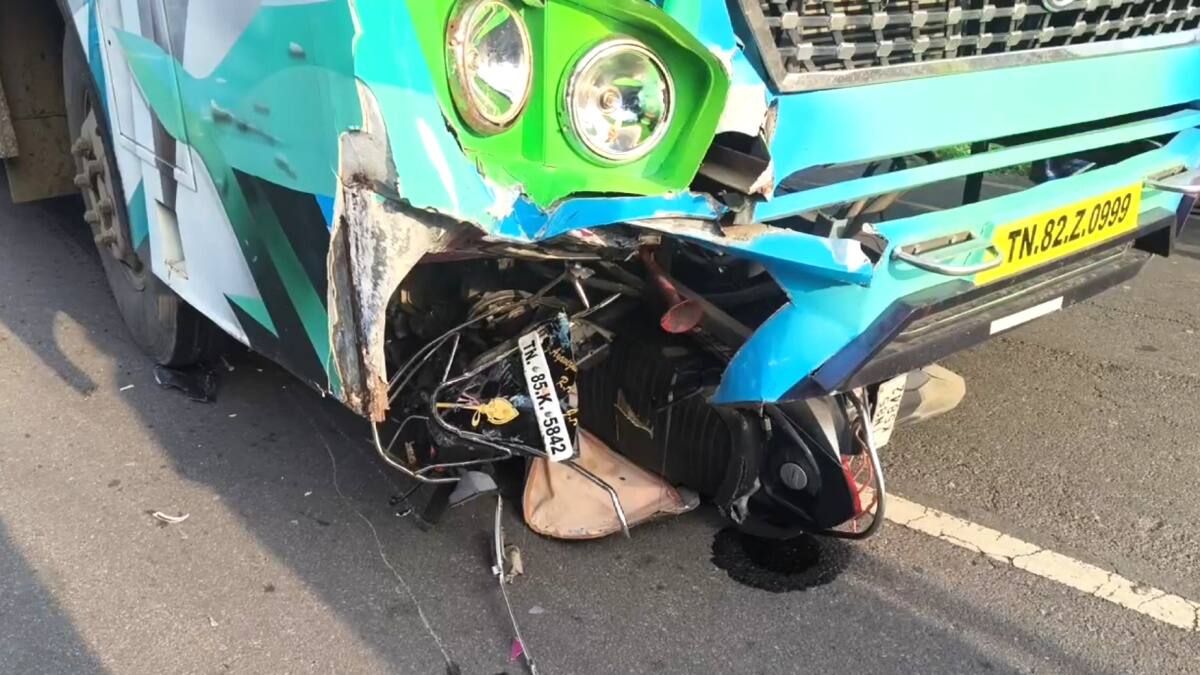 சீர்காழி அருகே கோர விபத்து: விவசாயி தலை சிதறி பலி; மனைவி வாய்க்காலில் மீட்பு! மருத்துவமனைக்குச் சென்ற தம்பதியினருக்கு நேர்ந்த சோகம்