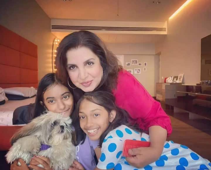 Farah is seen sharing a very good bond with both her daughters.