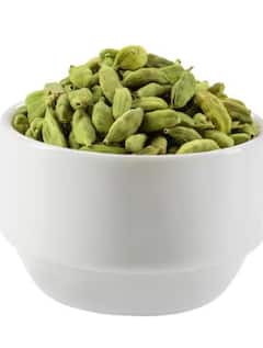 ਹਰੀ ਇਲਾਇਚੀ ਦਾ ਸੇਵਨ ਸਿਹਤ ਲਈ ਵਰਦਾਨ, ਮੂੰਹ ਦੇ ਛਾਲੇ ਤੇ ਬਦਬੂ ਤੋਂ ਰਾਹਤ  ਸਣੇ ਤਣਾਅ ਹੁੰਦਾ ਦੂਰ