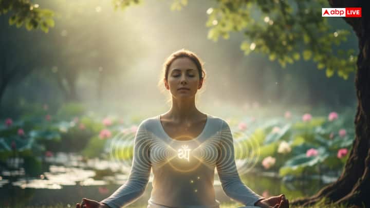 Premanand Maharaj says that if the mind repeatedly wanders in confused thoughts, then meditation and mantra chanting is the best solution. Spending some time every day in meditation and chanting mantras calms the mind and negative thoughts start going away.