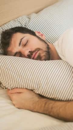 பணக்காரர்கள் தூங்குவதற்கு முன் என்னென்ன செய்வார்கள் தெரியுமா?