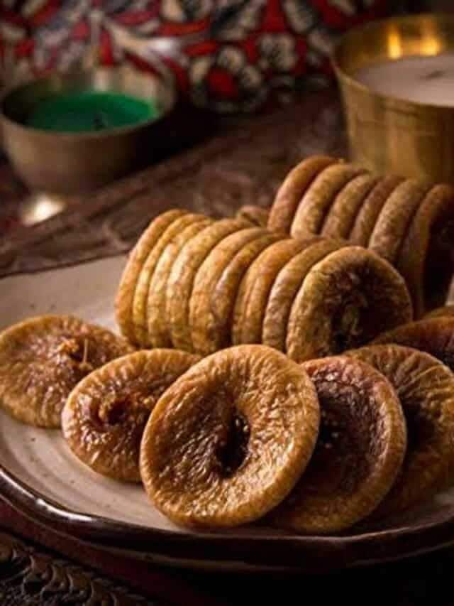 अंजीर चेहऱ्याला उजळवण्यात आणि चमकावण्यात मदत करते. अंजीर वापरून सोपे फेसपॅक तयार करता येतात. चला, ते कसे बनवायचे ते पाहूया.