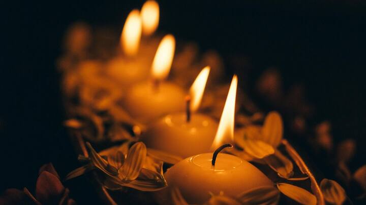 थरपारकर जिला, जिसे पाकिस्तान में मिनी इंडिया कहा जाता है, वहां दीपावली की सबसे ज्यादा रौनक देखने को मिलती है. यहां के करक भुजंग, नागरपारकर और मिथी जैसे कस्बों में सैकड़ों घर दीयों से जगमगाते हैं.