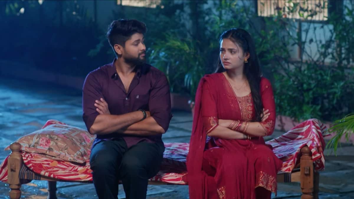 Chinni Serial Today October 15th: చిన్ని సీరియల్: వరుణ్‌ని చంపేయమన్న దేవా.. ఇదేం ట్విస్ట్‌రా బాబు! మ్యాడీ చిన్ని కోసం చెప్పేస్తాడా!