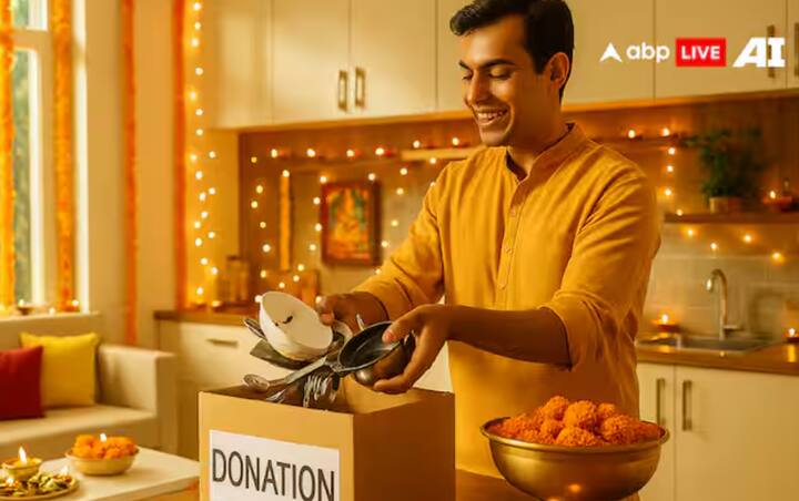 ਦੀਵਾਲੀ ਦੀ ਸਫਾਈ ਦੌਰਾਨ ਉਹ ਸਾਰੀਆਂ ਦਵਾਈਆਂ ਵੀ ਸੁੱਟ ਦਿਓ ਜੋ ਤੁਸੀਂ ਲੈਣਾ ਬੰਦ ਕਰ ਦਿੱਤੀਆਂ ਹਨ। ਪੁਰਾਣੀਆਂ ਜਾਂ ਐਕਸਪਾਇਰੀ ਦਵਾਈਆਂ ਰੱਖਣ ਨਾਲ ਤੁਹਾਡੀ ਸਿਹਤ 'ਤੇ ਮਾੜਾ ਪ੍ਰਭਾਵ ਪਾ ਸਕਦਾ ਹੈ।