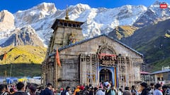 Kedarnath Dham: बर्फ की चादर में लिपटा केदारनाथ धाम, नजारा देख रुक जाएगी आंखे!