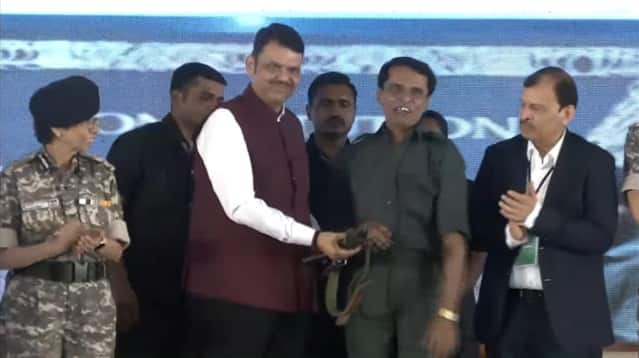 Who is Mallojula Venugopal Rao: తండ్రి నుంచి స్ఫూర్తి పొందిన మల్లోజుల వేణుగోపాల్ రావు.. అన్న పిలుపుతో ఉద్యమ బాట