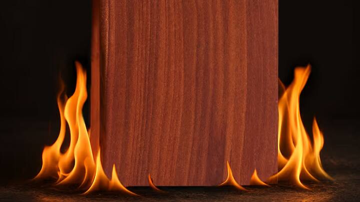 নিজেদের কারখানায় Superwood তৈরির কাজও শুরু করে দিয়েছে InventWood. ধাপে ধাপে পা ফেলছে তারা। তাদের দাবি, সাধারণ কাছের চেয়ে ২০ গুণ বেশি শক্তিশালী Superwood. টোল খাওয়া প্রতিরোধ করার ক্ষমতাও ১০ গুণ বেশি। ফাঙ্গাস বা পোকা ধরার সম্ভাবনা নেই। আবার আগুনও ধরে না সহজে। এই মুহূর্তে সাধারণ কাঠের চেয়ে Superwood-এর দাম বেশি। ইস্পাত তৈরি করতে যে পরিমান কার্বন নির্গত হয়, Superwood-এর ক্ষেত্রে তা ৯০ শতাংশ কম বলেও জানিয়েছে Inventwood.