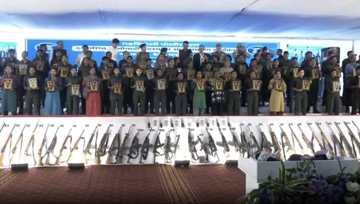 Chhattisgarh Naxals surrender: చత్తీస్‌ఘడ్‌లో ఆశన్నతో సహా 208 మంది నక్సలైట్ల సరెండర్ - మావోయిస్టుల ఉనికి మరింత పతనం !