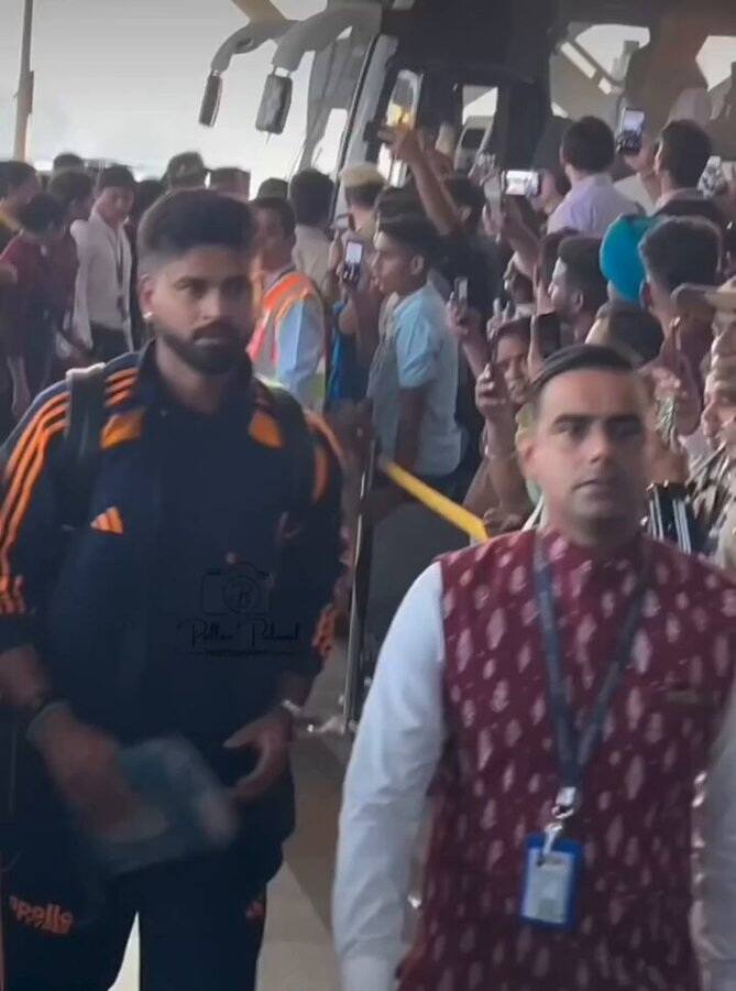 નોંધનીય છે કે આ શ્રેણી પહેલા રોહિત શર્માને ODI કેપ્ટનશીપ પરથી દૂર કરવામાં આવ્યો હતો, અને શુભમન ગિલને નવો કેપ્ટન નિયુક્ત કરવામાં આવ્યો હતો જ્યારે અય્યરને વાઈસ કેપ્ટન બનાવવામાં આવ્યો છે.