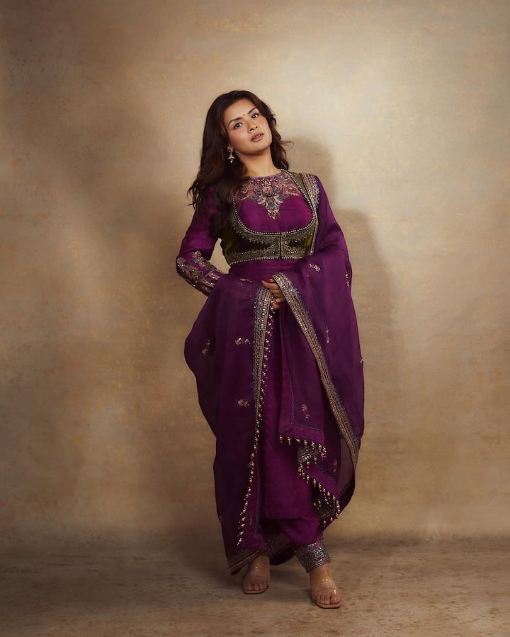 Avneet Kaur has always made headlines for her traditional and stylish outfits. On the occasion of Diwali, if you also want to impress everyone like Avneet Kaur, then definitely follow these style tips of the actress.