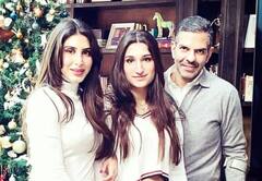 प्रिया सचदेव की बेटी की 10 तस्वीरें, खूबसूरती में देती है करिश्मा की बेटी को टक्कर