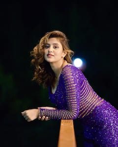 कच्चा बादाम गर्ल की 10 तस्वीरें, अदाओं से बढ़ा देती हैं इंटरनेट का पारा