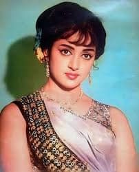 Dharmendra married Hema Malini without divorcing his first wife Prakash Kaur, he has two daughters with Hema Malini and even today Dharmendra is crazy about Hema Malini.