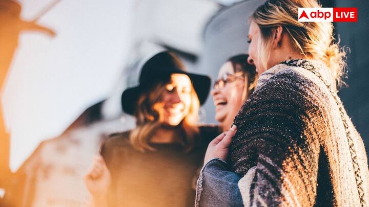 यह भाव स्वाभाविक रूप से सकारात्मक है और अक्सर दयालुता, हास्य या फिर खुशी को दर्शाता है. यह एक स्थायी खुशी का प्रभाव छोड़ता है.