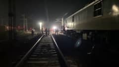 कानपुर में पनकी यार्ड के पास मालगाड़ी पटरी से उतरी, तीन दर्जन ट्रेन हुईं प्रभावित