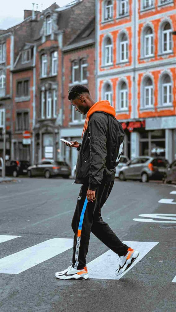 कितने किमी चलने से पूरे हो जाते हैं 10 हजार स्टेप्स?