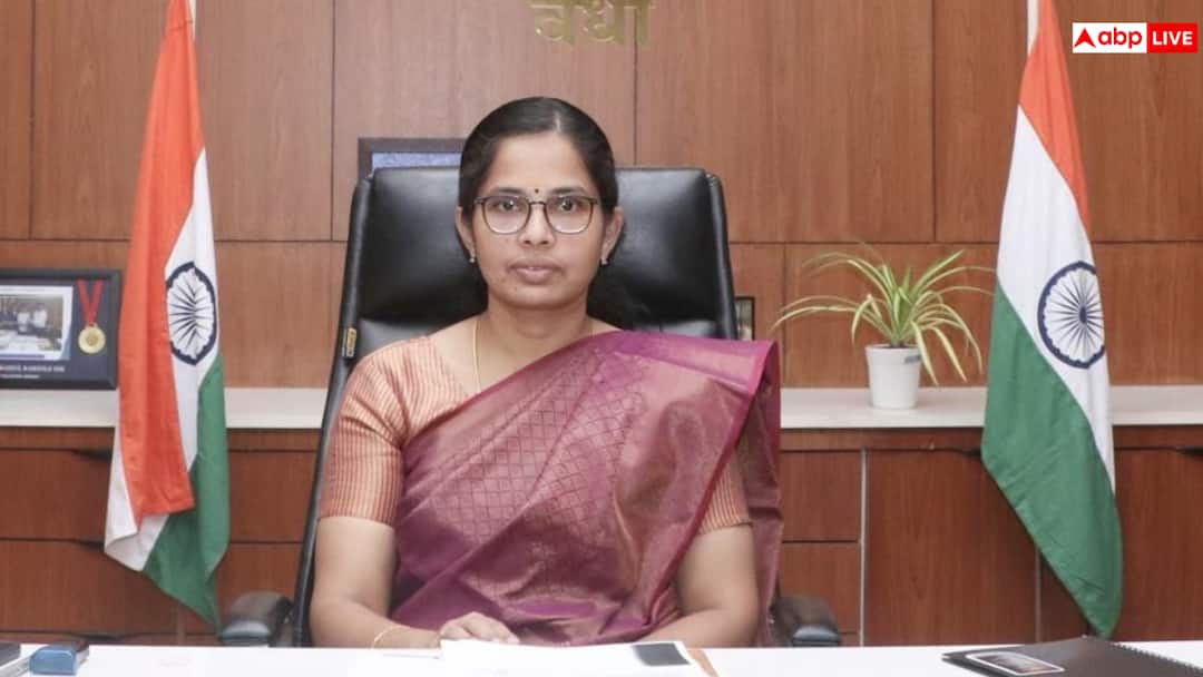 IAS C Vanmathi Success Story From Struggle to UPSC Achievement भैंस चराने वाली लड़की से IAS अफसर तक, मुश्किलों को मात देकर सी वनमती ने क्रैक किया UPSC  