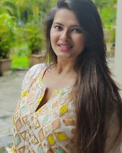 कृतिका सेंगर की 10 तस्वीरें, कभी टीवी पर करती थीं राज