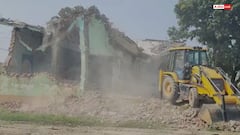 संभल: अवैध निर्माण पर प्रशासन की सख्ती, सरकारी पार्क की जमीन पर बनी 30 साल पुरानी मस्जिद धवस्त