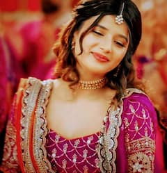 Top 10 Tv एक्टर्स की लिस्ट में रुपाली गांगुली और स्मृति ईरानी को पछाड़ ये हसीना बनी नंबर वन, नाम जान लगेगा झटका