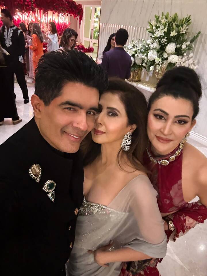 Manish Malhotra shared, “Hosting for Diwali always feels special…. Friends and loved ones, laughter and light… there’s nothing I love more.”