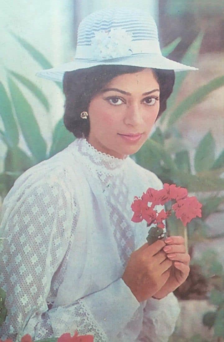 Simi was sent to England with her sister, where she completed her studies. After studies, Simi followed the voice of her heart and entered the world of acting. His first film came in 1962, named 'Tarzan Goes to India'. It was a Hollywood film, but it was shot in India. Firoz Khan was also with Simi in this film.