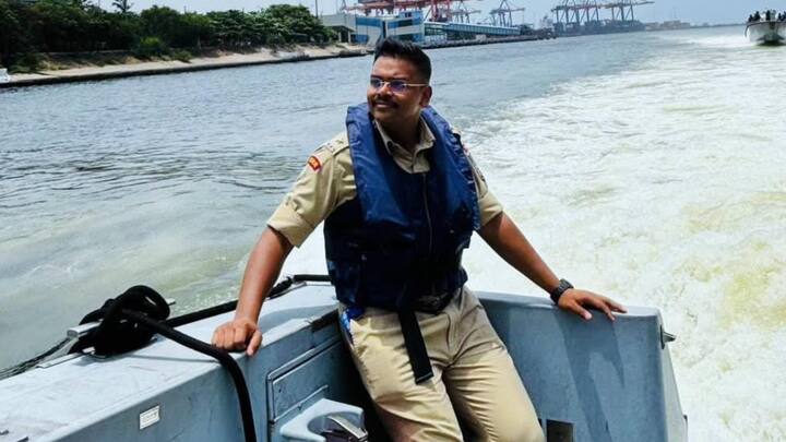 लेकिन आदित्य की महत्वाकांक्षा यहीं खत्म नहीं हुई. उन्होंने ट्रेनिंग के दौरान भी UPSC की तैयारी जारी रखी और साल 2024 में सिविल सेवा परीक्षा में टॉपर बन गए.