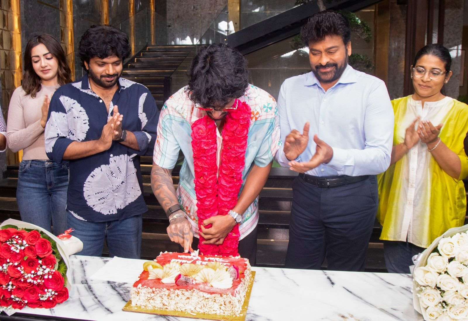 Chiranjeevi: 'మన శంకరవరప్రసాద్ గారు'తో ఆసియా కప్ హీరో - తిలక్ వర్మను ఘనంగా సన్మానించిన మెగాస్టార్