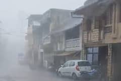 Gujarat Rain: હવામાનની આગાહી વચ્ચે વલસાડ જિલ્લામાં તૂટી પડ્યો ભારે પવન સાથે વરસાદ 