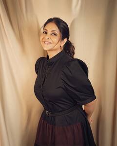 शेफाली शाह की 10 खूबसूरत तस्वीरें, 52 की उम्र में बेहद यंग दिखती हैं 'दिल्ली क्राइम' की डीसीपी