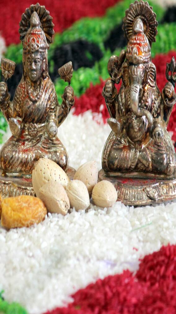 धनतेरस पर बर्तन खरीदते वक्त ध्यान रखें ये बातें