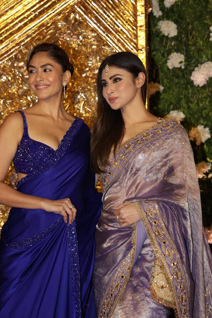 Well-known Bollywood producer Ramesh Taurani's Diwali party was full of glamor and star power this year too. Like every year, this time too many big stars of B-Town participated in this grand celebration. Mrunal Thakur and Mouni Roy added charm to the party with their traditional looks.