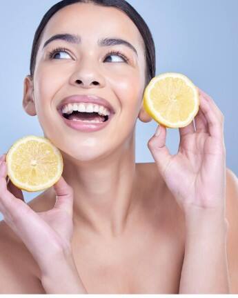 ਨਿੰਬੂ ਦੇ ਰਸ ਨਾਲ ਚਮੜੀ ਨੂੰ ਨੈਚੂਰਲ ਗਲੋ ਕਿਵੇਂ ਪ੍ਰਾਪਤ ਕਰੀਏ; ਜਾਣੋ ਅਸਰਦਾਰ ਟਿਪਸ