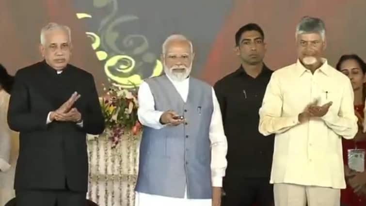 <div>'21st Century Belongs To 1.4 Billion Indians': PM Modi Inaugurates Rs 13,430 Cr Projects In Andhra</div>