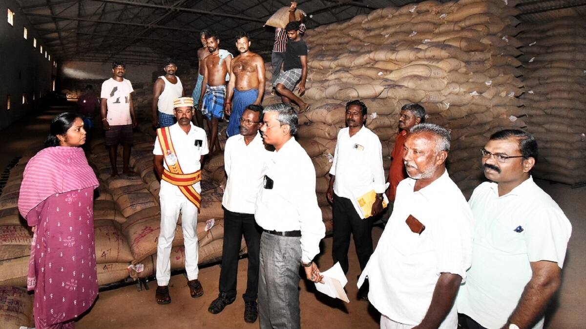 ரூ.325 கோடி வரவு வைக்கப்பட்டுள்ளது... தஞ்சை கலெக்டர் கூறியது எதற்காக?